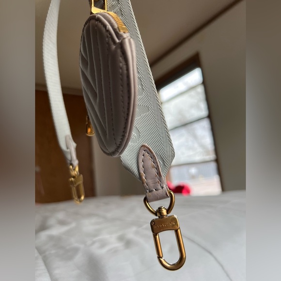 Louis Vuitton Jacquard strap with coin purse - Picture 6 of 16